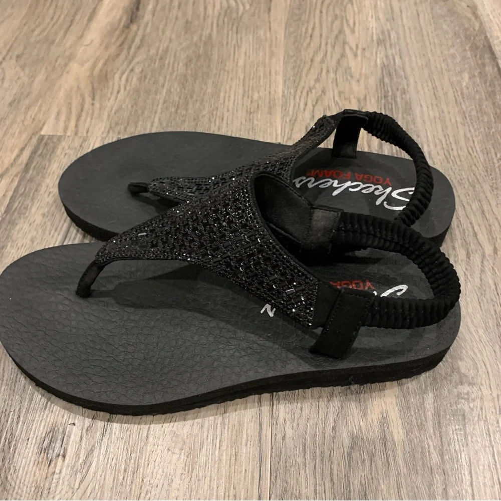 Sketchers  Black T Strap Sandal Womens 7 Jewels Shoe Comfort Yoga Mat - Picture 3 of 8